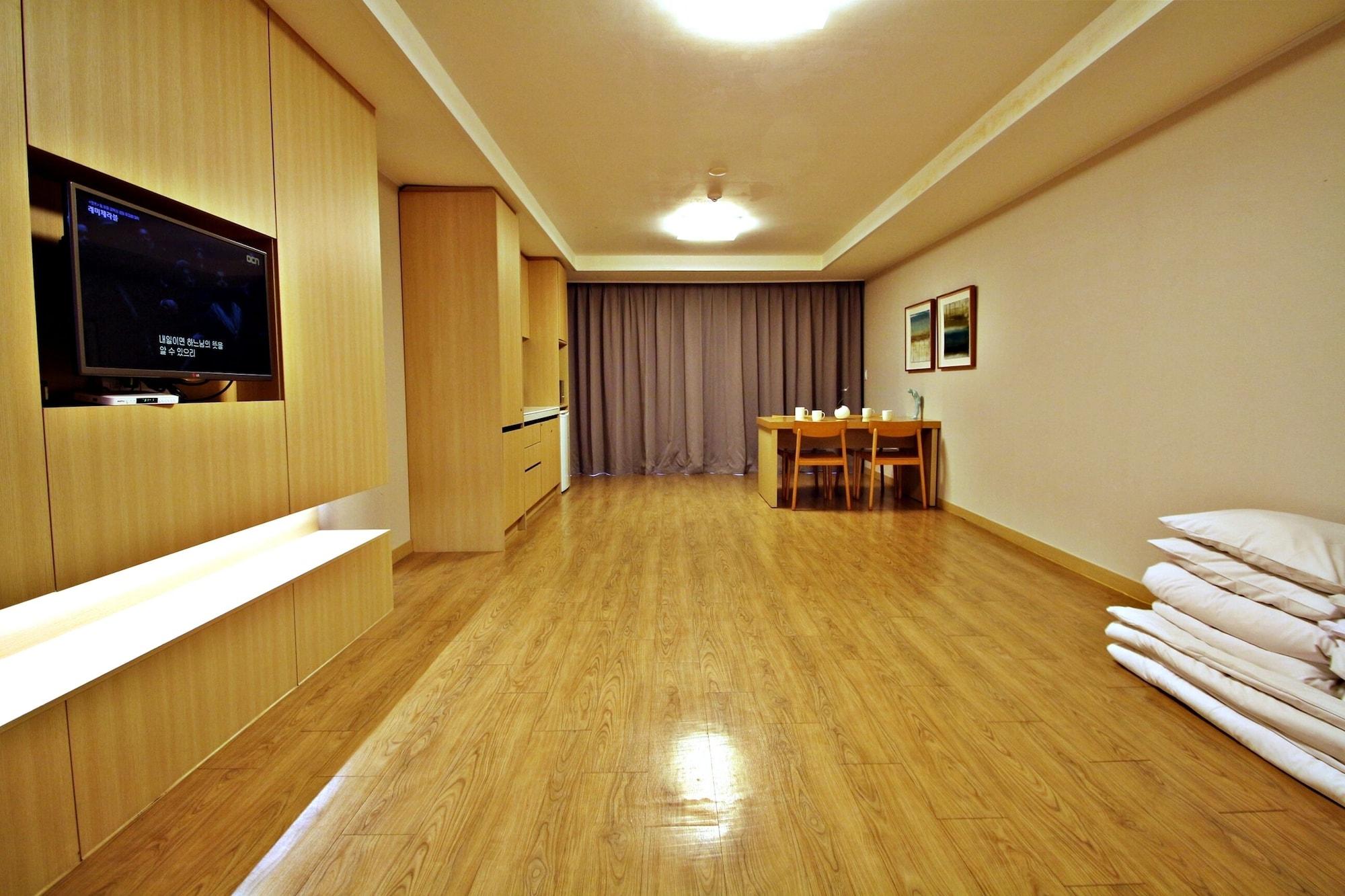 Luceville Seogwipo Exterior foto