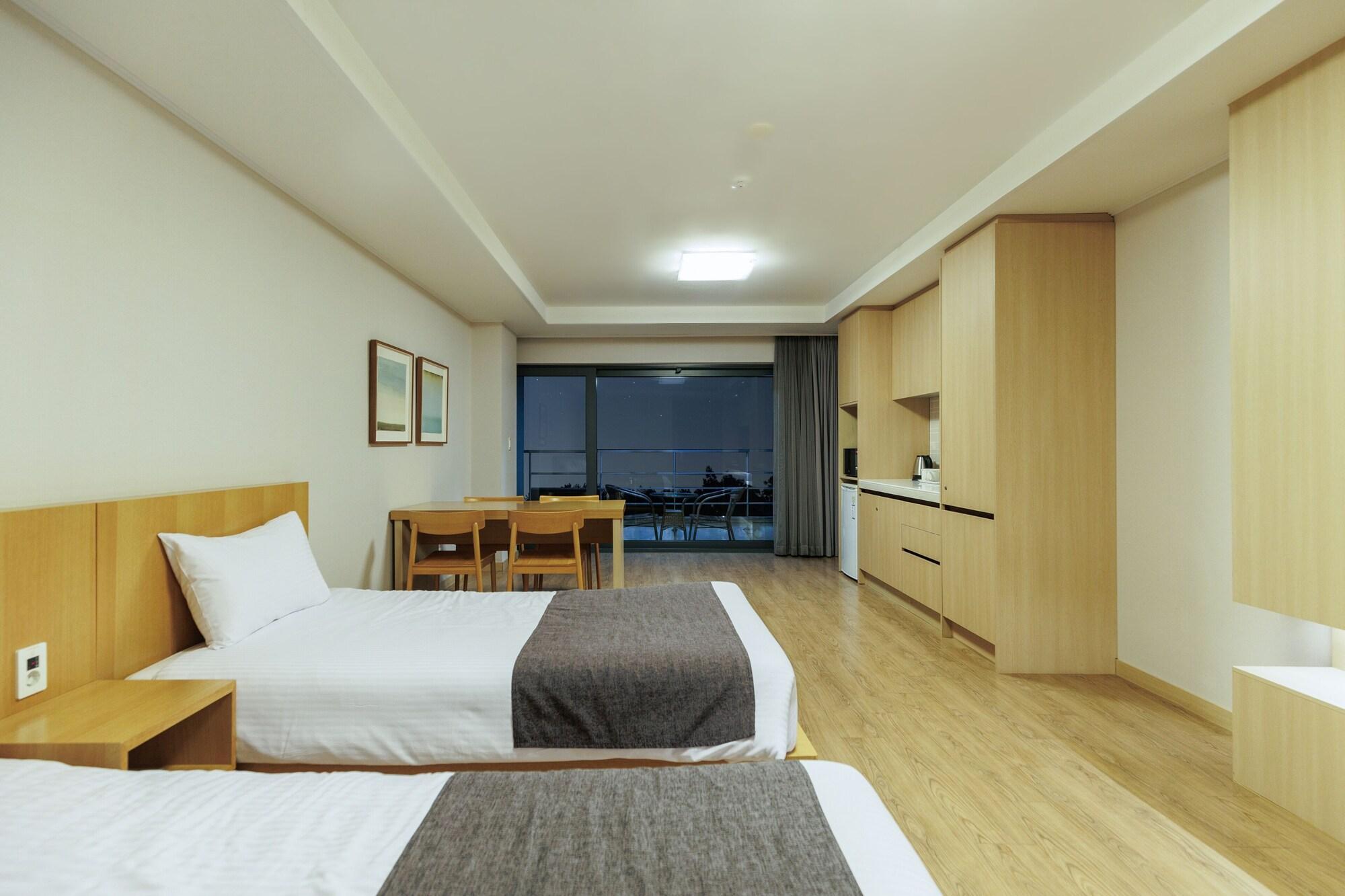 Luceville Seogwipo Exterior foto